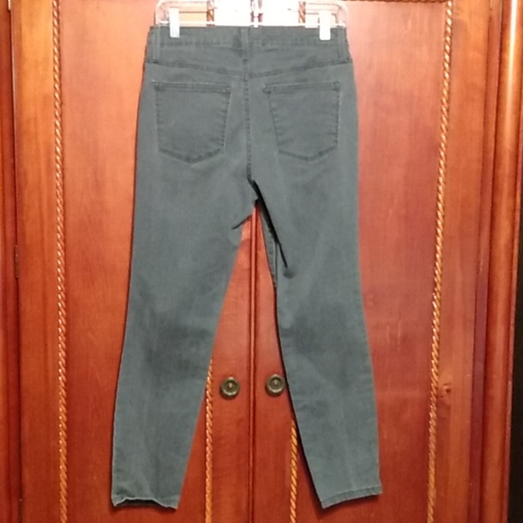 Lot of 2 Women's New Directions Size 6R Skinny Jeans - Picture 8 of 9